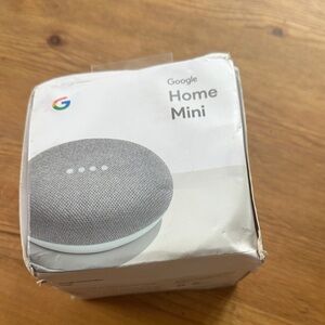 Google Home Mini in Light Gray